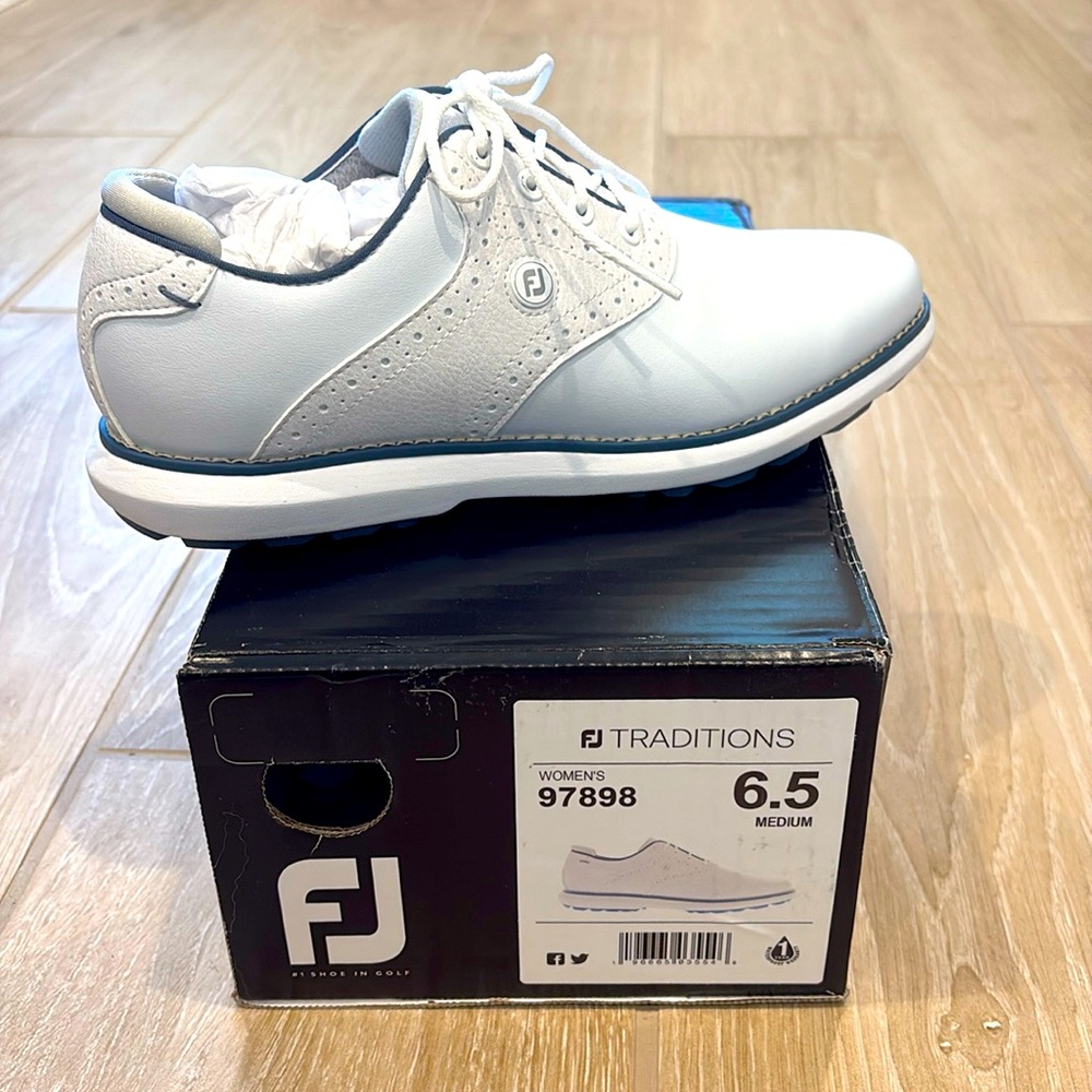 FootJoy Traditions white golf shoes 6.5